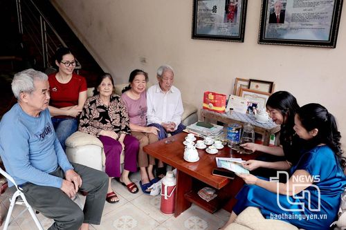 Lặng nghe ông kể chuyện Điện Biên