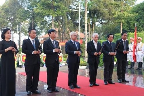 Truy điệu, an táng các liệt sĩ Sư đoàn 7 anh dũng hy sinh tại Bàu Hang