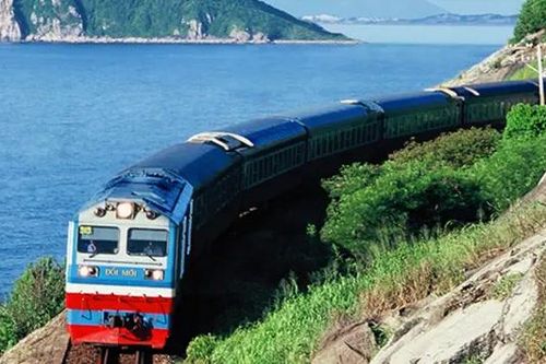 Du lịch đường bộ, đường sắt tăng lên gấp đôi