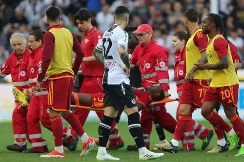 AS Roma vượt qua Udinese trong trận bù vòng 32 Serie A