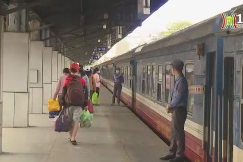 Đường sắt lập thêm tàu vì 'cháy' vé dịp nghỉ lễ