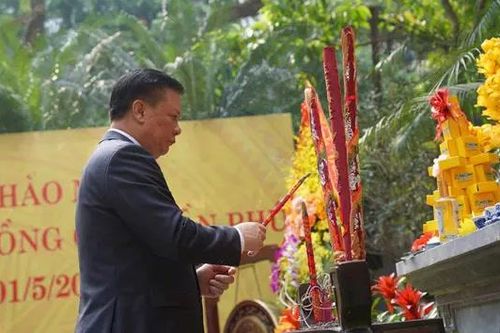 Dâng hương tưởng niệm Tổng Bí thư Trần Phú