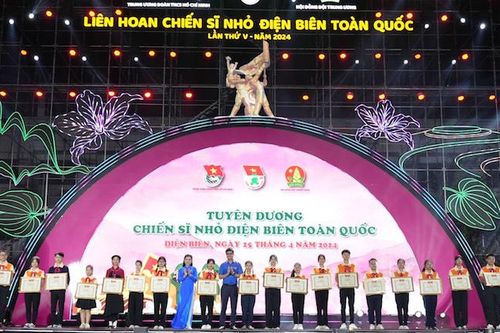 Tuyên dương 200 'Chiến sĩ nhỏ Điện Biên tiêu biểu' và 'Chiến sĩ nhỏ Điện Biên xuất sắc'