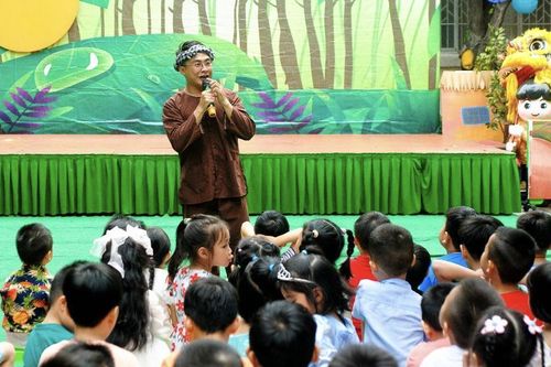 Thưởng tiền cho nam sinh chọn ngành mầm non, ĐH Sư phạm Đà Nẵng lý giải