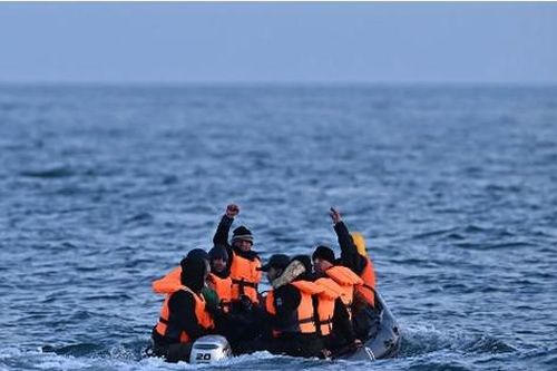 Dự luật Rwanda của Anh khiến người di cư 'hướng đến Ireland'