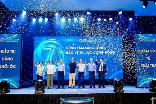 Chiến dịch 'Green up - Thắp sáng nhận thức Glôcôm' của Bệnh viện Mắt Hà Nội cơ sở 2 về đích với nhiều dấu ấn