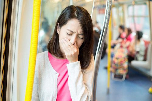 Tại sao bị say xe và cách loại bỏ say xe bằng thuốc, gừng sống, bạc hà