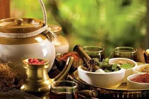 Tiêu chí nào để xây dựng Danh mục bài thuốc cổ truyền miễn thử lâm sàng?