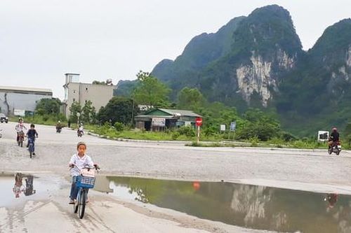 Vì sao tỉnh lộ 334 mở rộng ở Vân Đồn, Quảng Ninh bị ách lại?