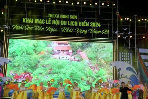 Thanh Hóa: Tưng bừng khai hội 'Nghi Sơn biển ngọc - Khát vọng vươn xa'