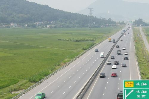 Cao tốc Bắc - Nam, đoạn qua Ninh Bình, Thanh Hóa thông thoáng trong ngày đầu nghỉ lễ