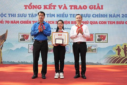 Học sinh lớp 8 giành giải đặc biệt thi sưu tập tem về Chiến thắng Điện Biên Phủ