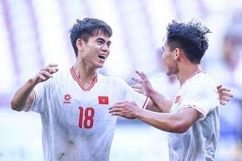 Bình luận: Tấm vé 'ngon, bổ, rẻ'