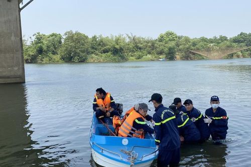 Vớt được thi thể nạn nhân đuối nước