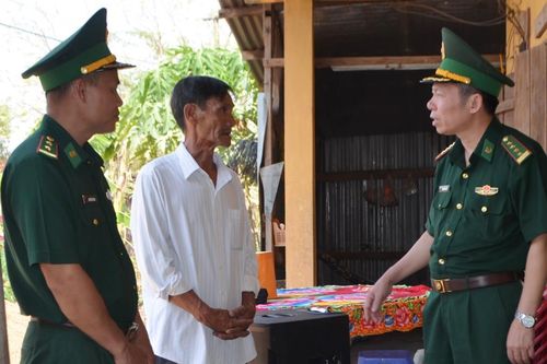Khởi công xây dựng nhà Đại đoàn kết tặng hộ nghèo tại biên giới Đắk Lắk