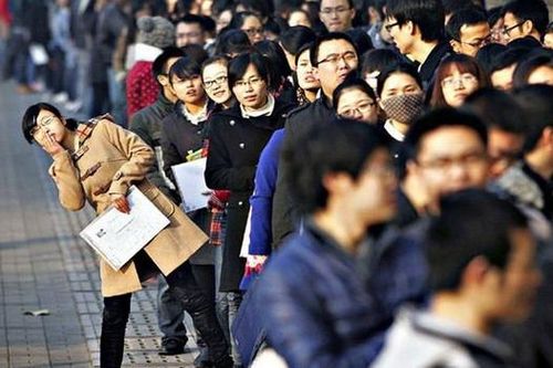 Tại sao thanh niên Hàn Quốc ngày càng khó xin việc?