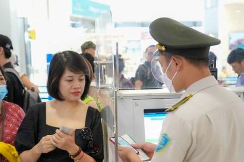 Quy định giấy tờ quan trọng khi đi máy bay