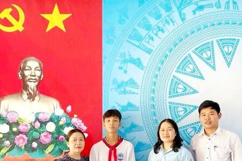 Chủ tịch Bình Định khen nam sinh lớp 8 dũng cảm cứu bạn đuối nước