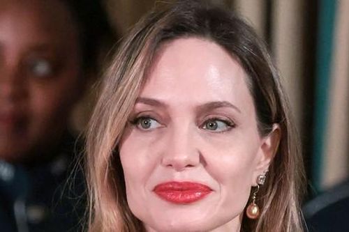 Angelina Jolie chỉ trích Brad Pitt