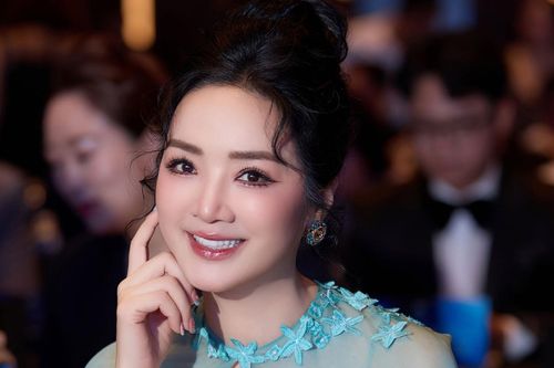 Nhan sắc gây ngỡ ngàng của hoa hậu Giáng My ở tuổi 53