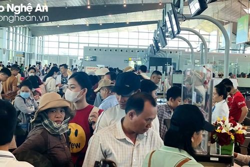 Nhà ga, sân bay ở Nghệ An tấp nập trong kỳ nghỉ lễ