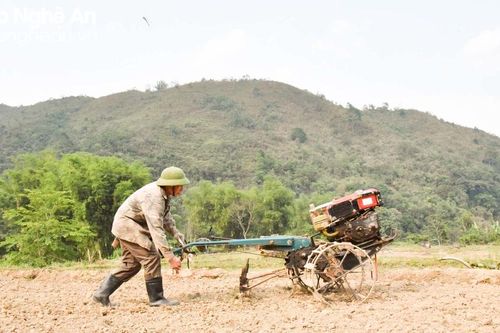 Đại hạn, thiếu nước trầm trọng cho sản xuất vụ Mùa ở xã vùng biên Nghệ An