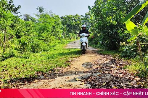 Tiến độ làm đường GTNT theo cơ chế hỗ trợ xi măng ở Hương Khê 'giẫm chân tại chỗ'