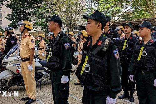 Công an Thành phố Hồ Chí Minh vận động, tiếp nhận đầu thú 11 bị can truy nã