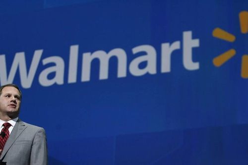 CEO Walmart nhận mức lương 'khủng' gấp gần 1.000 lần nhân viên