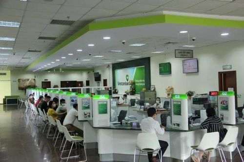 Vietcombank dự định nhận chuyển giao bắt buộc ngân hàng yếu trong năm 2024