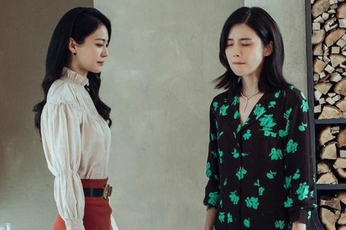 Bắt quả tang chồng ôm bồ nhí đi ăn, tôi không thèm đánh ghen mà chỉ nói 1 câu khiến tình địch ức nghẹn