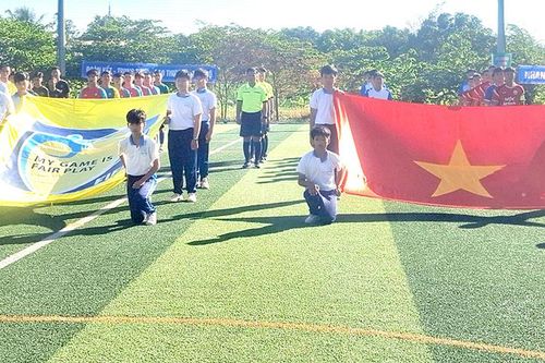 Khai mạc Giải Bóng đá 7 người nông dân huyện Chợ Mới
