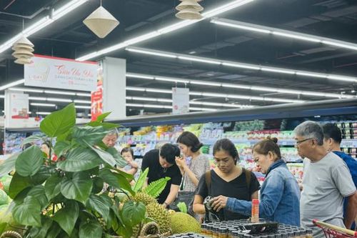 Các siêu thị, trung tâm thương mại: Nhiều chương trình khuyến mãi giảm giá dịp lễ