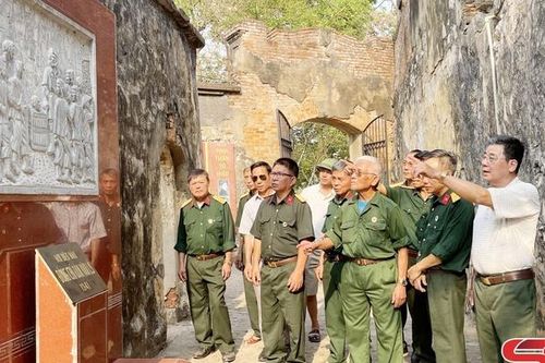 Sơn La đón hàng chục nghìn khách thăm các điểm du lịch và di tích lịch sử ngày đầu dịp nghỉ lễ 30/4 và 1/5