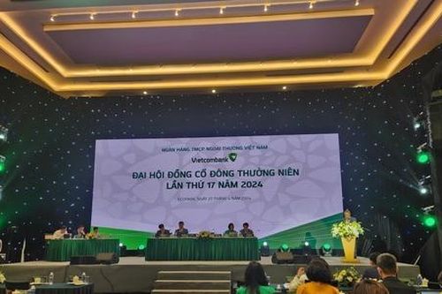 Vietcombank: Dự định chia toàn bộ lợi nhuận cho cổ đông và hoàn thành nhận chuyển giao trong năm nay