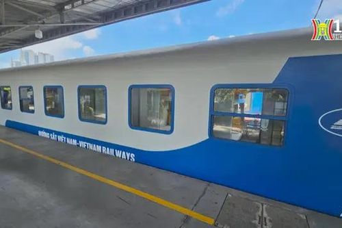 Khai trương tàu chất lượng cao Sài Gòn - Đà Nẵng