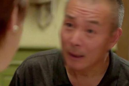 Cả nhà ngỡ ngàng khi nghe bố thông báo làm từ thiện toàn bộ tài sản rồi vào viện dưỡng lão ở