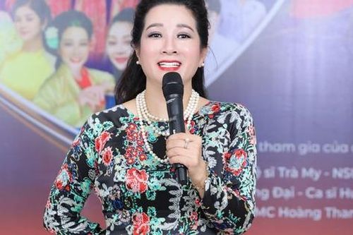 Nghệ sĩ Trà My, Thanh Thanh Hiền trao yêu thương cho bệnh nhân
