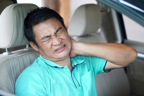 Cách cải thiện đau cổ và lưng khi đi tàu xe, máy bay