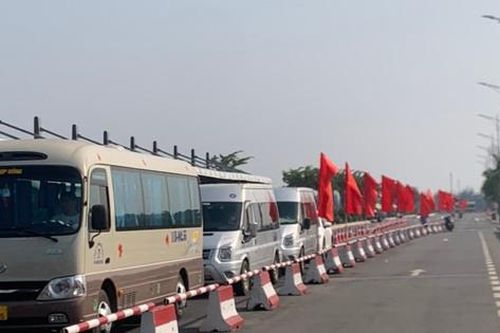 Ngày đầu nghỉ lễ, Đồ Sơn, Cát Bà vắng khách du lịch
