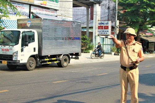 Quảng Nam: CSGT Tam Kỳ căng mình trong nắng nóng, đảm bảo an toàn giao thông dịp lễ