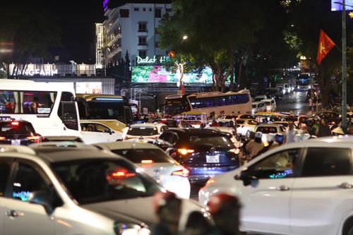 Đà Lạt tiếp tục đông nghịt ngày nghỉ lễ
