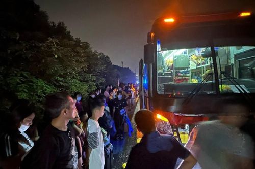 Hà Nội: Tài xế xe khách không có bằng lái liều lĩnh chở hàng chục người