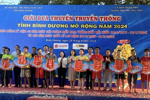 Bình Dương: Tổ chức Giải Đua thuyền truyền thống trên sông Sài Gòn