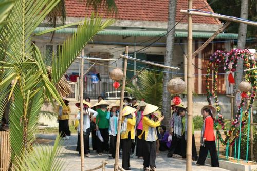 Nhiều địa điểm du lịch tại Quảng Ngãi thu hút khách dịp lễ 30-4, 1-5