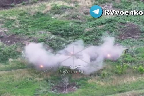 Video binh sĩ hạ gục UAV cảm tử bằng túi vải thô, cứu nguy cho đồng đội