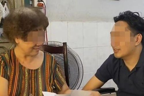 Bản tin 8H: Xử phạt TikToker vụ 'bị đuổi khỏi quán phở vì ngồi xe lăn'