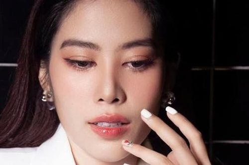 Nam Em cầu xin khán giả buông tha