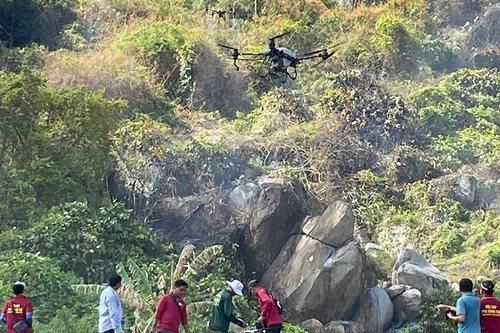 Khống chế đám cháy rừng trên núi Cô Tô và núi Dài