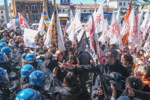 Venice gặp 'rắc rối' khi vừa bắt đầu thu phí du khách